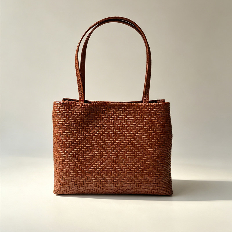 Mendy Genuine Leather Woven Pi - огляд і ціна Leather Workshop